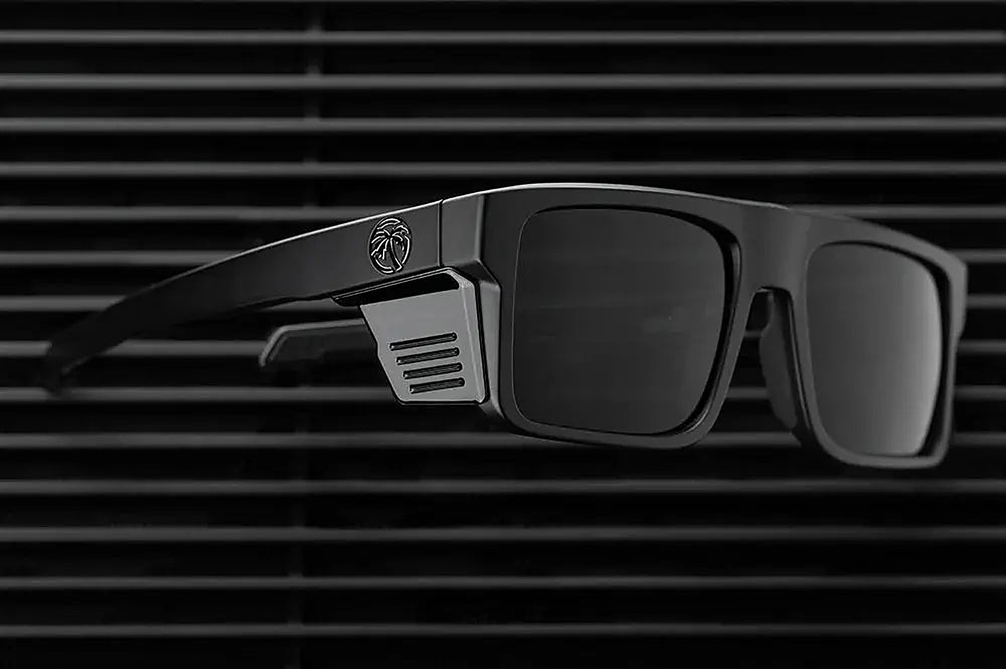 HeatWave Performance Rayth Ultra Black Z87+ - close-up detail