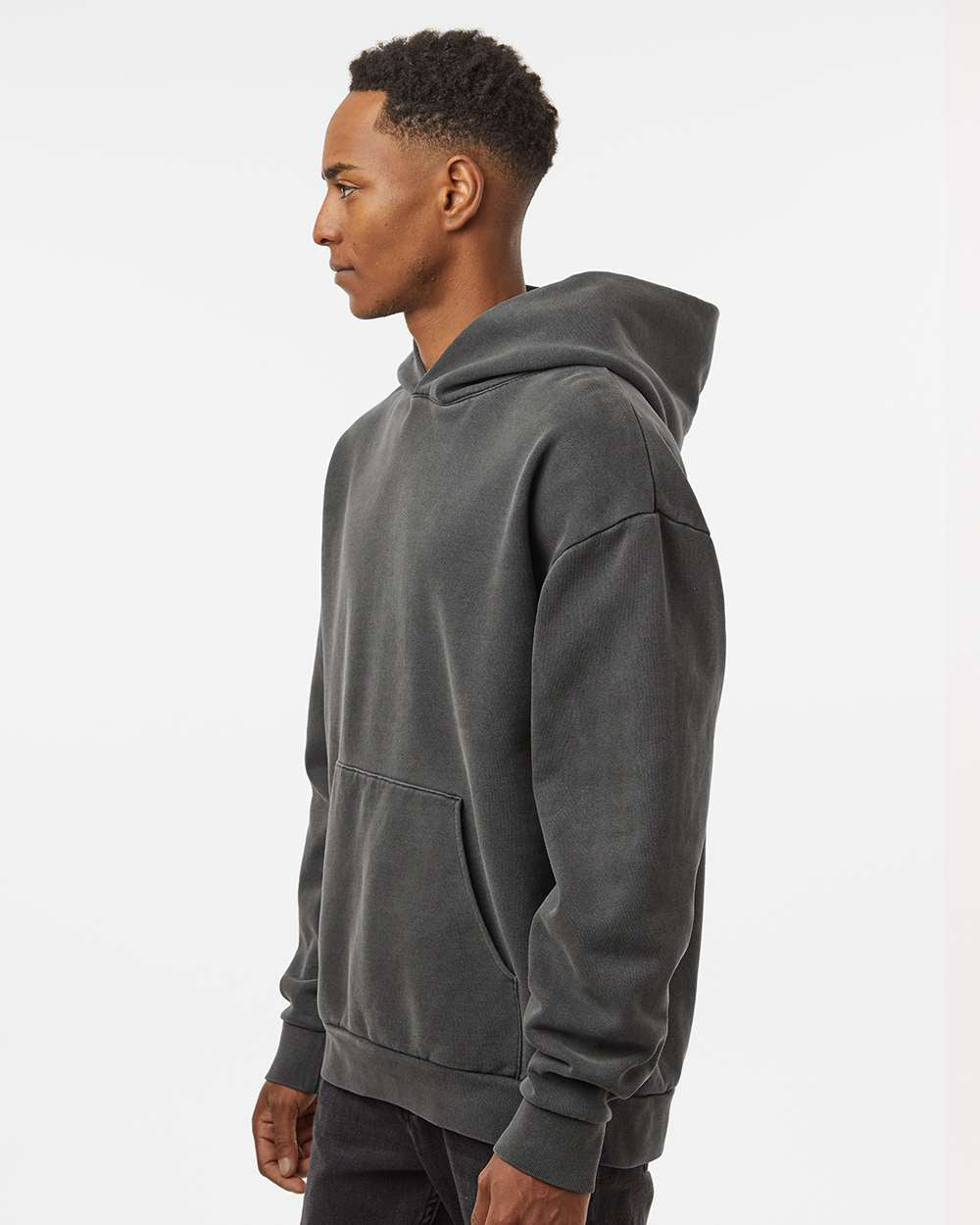 Independent Trading Company Boulevard 330gm Heavyweight Pullover Hood in Black — side view (4)