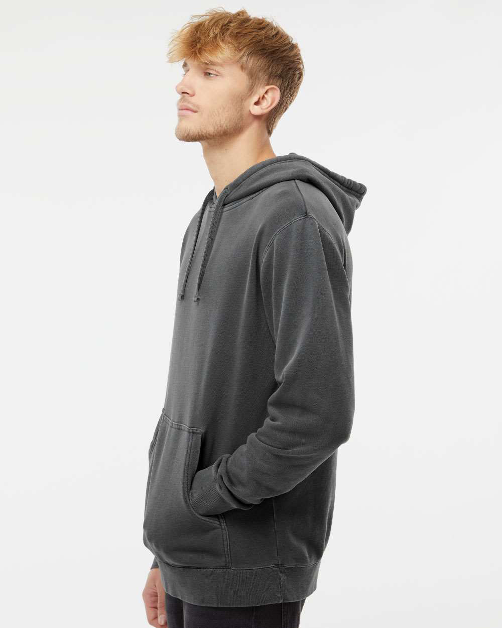 Independent Trading Company 9oz. Unisex Midweight Pigment Dye Pullover Hood in Black — side view (2)
