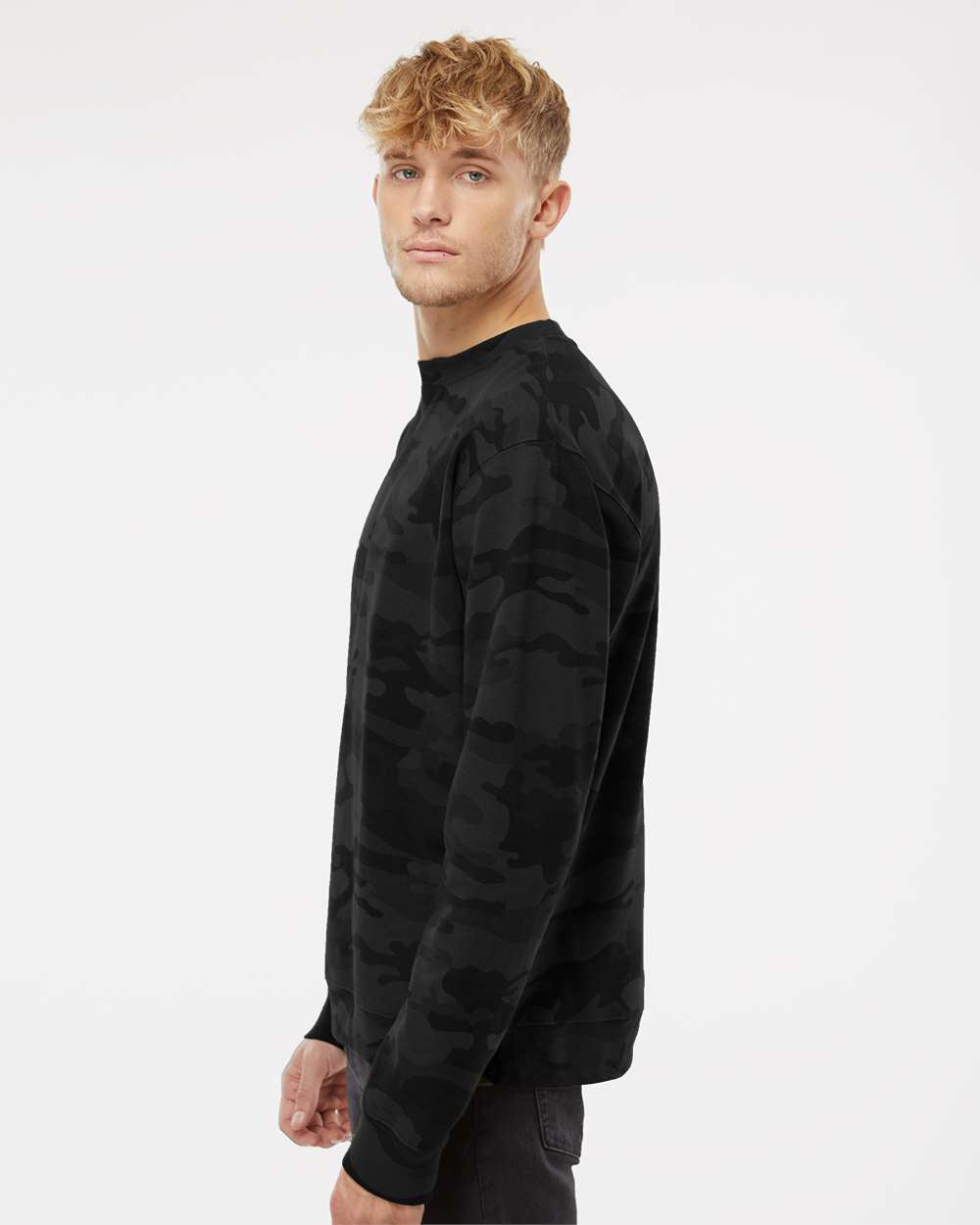 Independent Trading Company 8.5oz. Midweight Crew in Black Camo, crewneck — side view