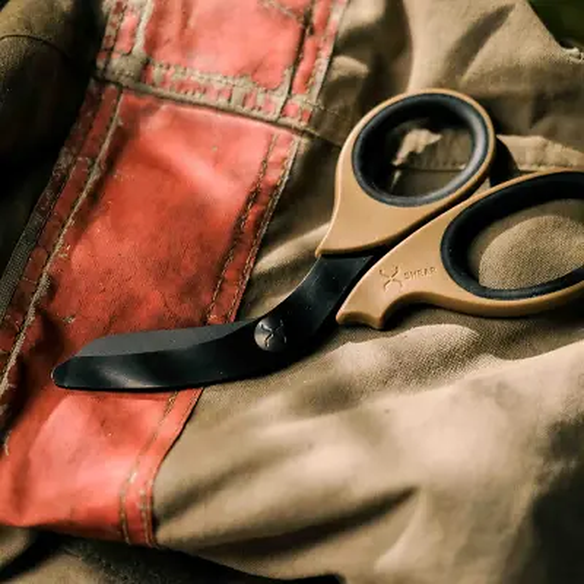 XShear 7.5” Heavy Duty Trauma Shears - close-up detail