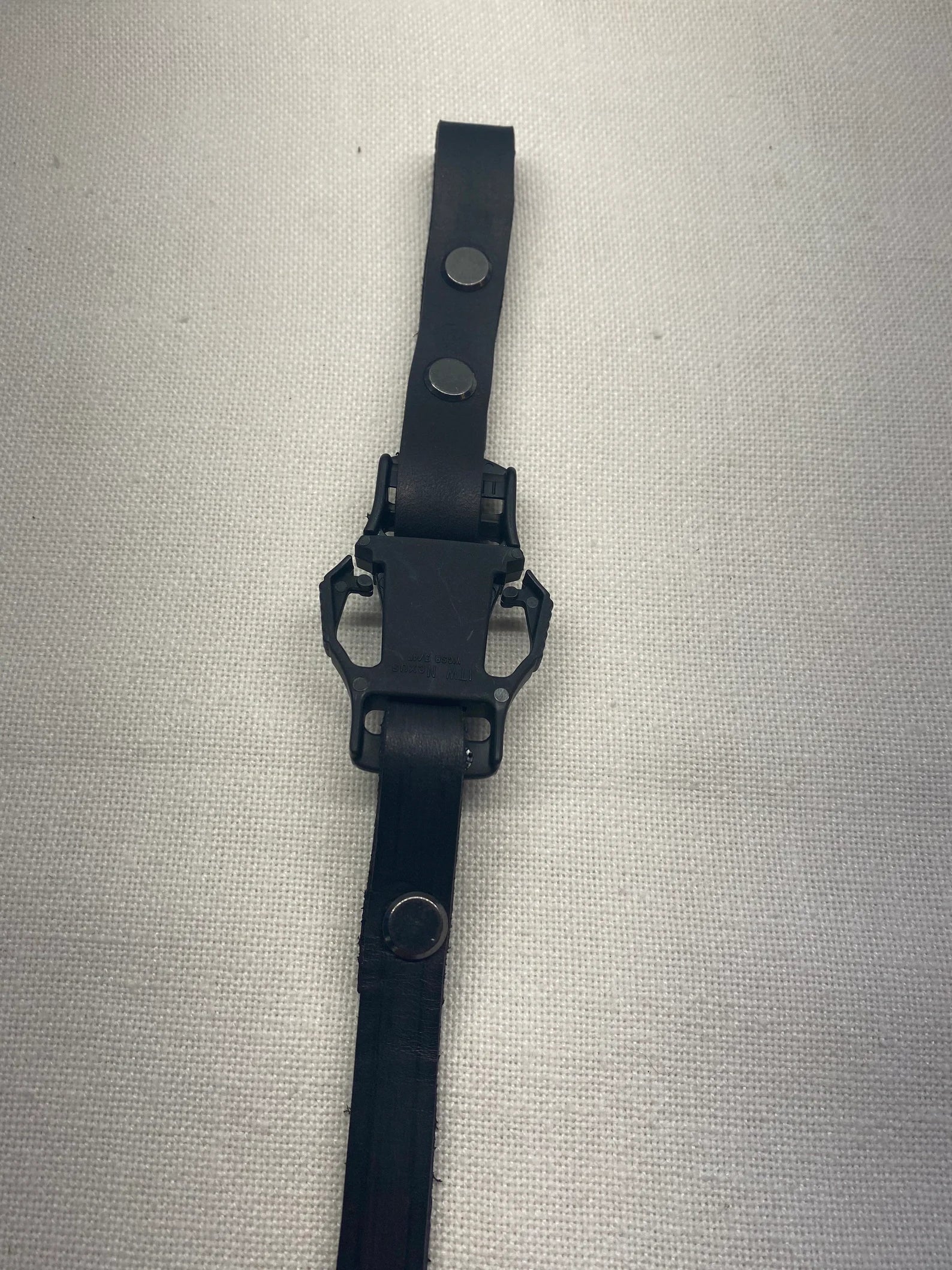 Leatherhead Concepts Chin strap (2)
